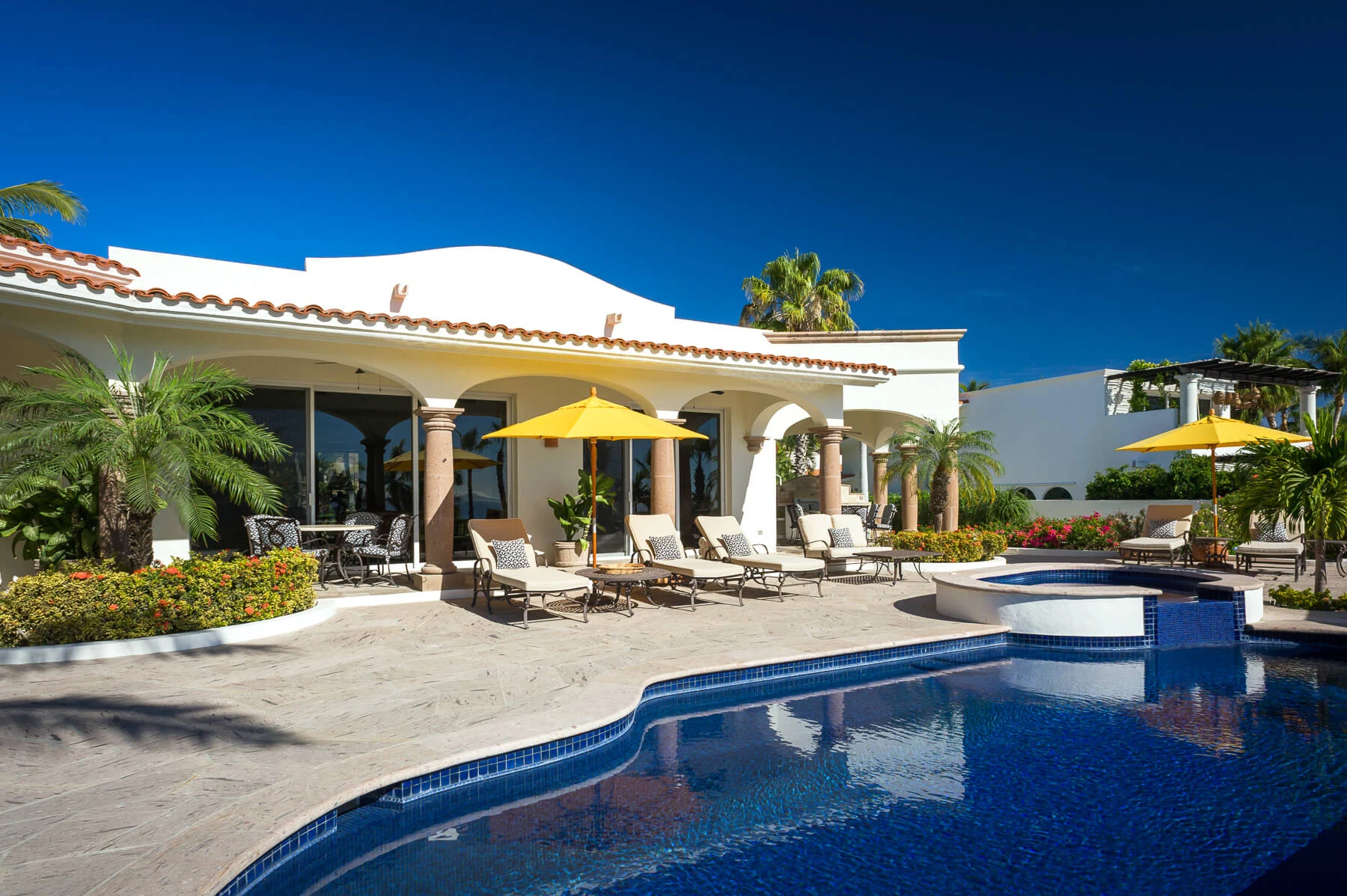 Caleta Villas